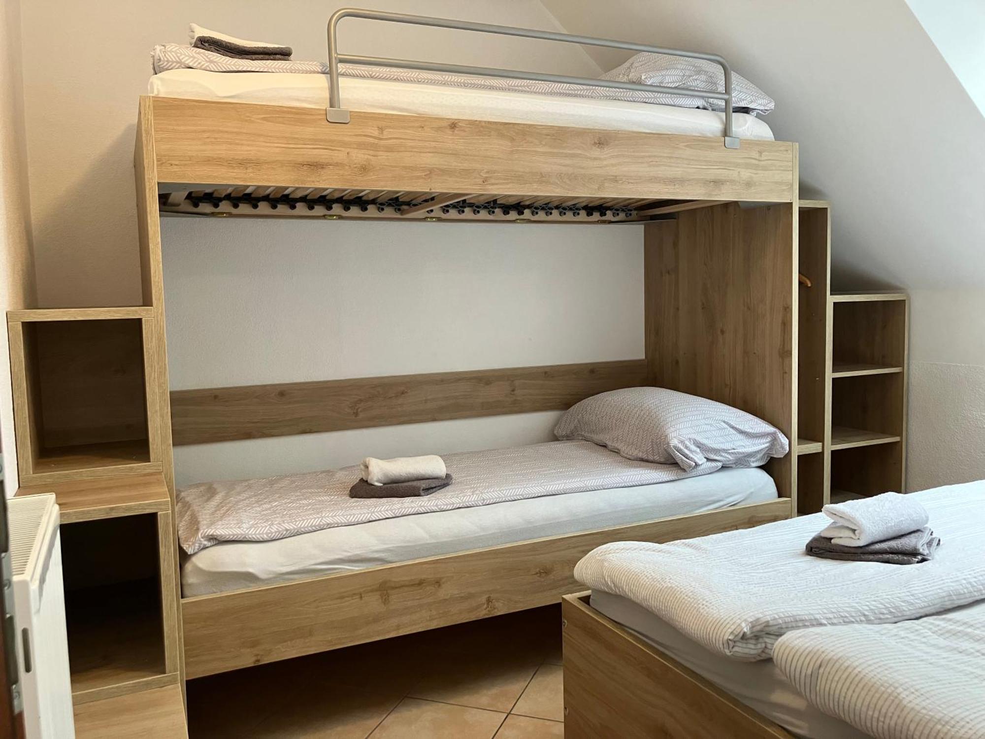 Apartment Ozebek Церкно Екстериор снимка
