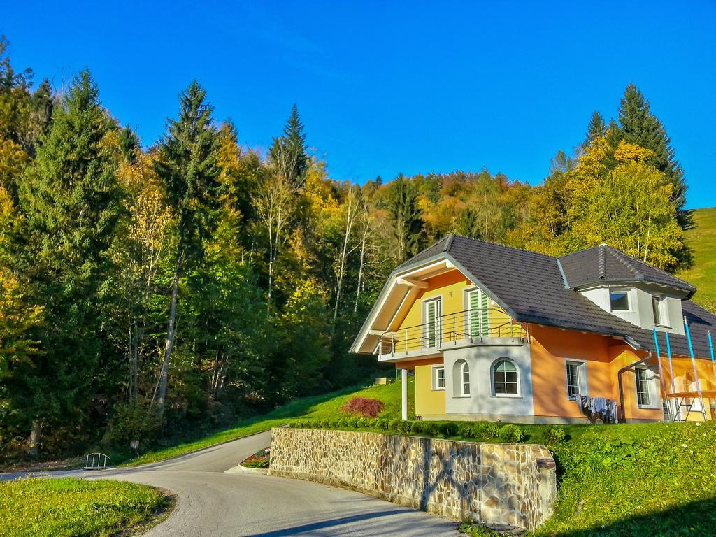 Apartment Ozebek Церкно Екстериор снимка