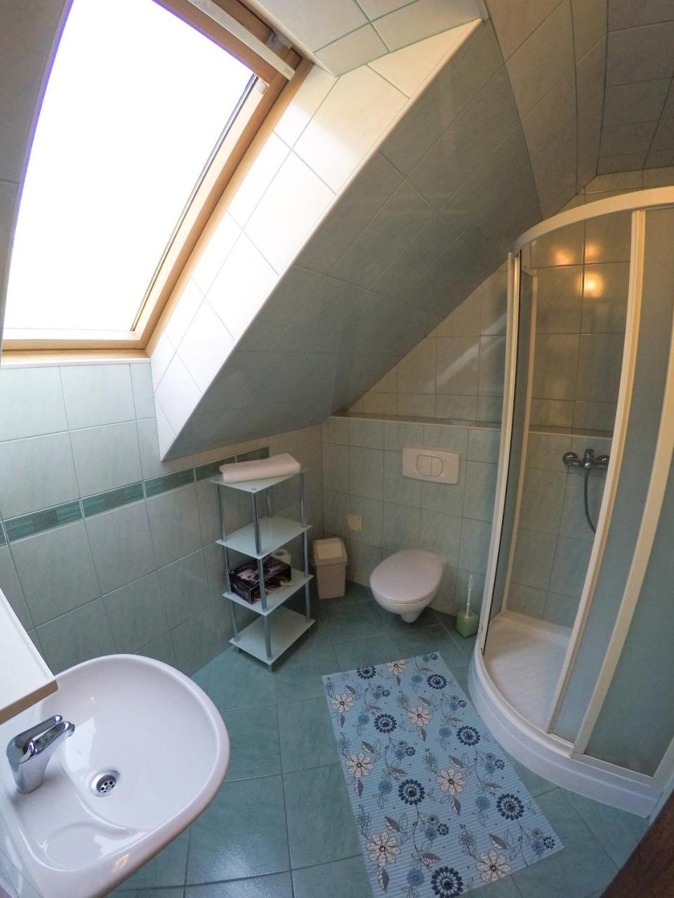 Apartment Ozebek Церкно Екстериор снимка